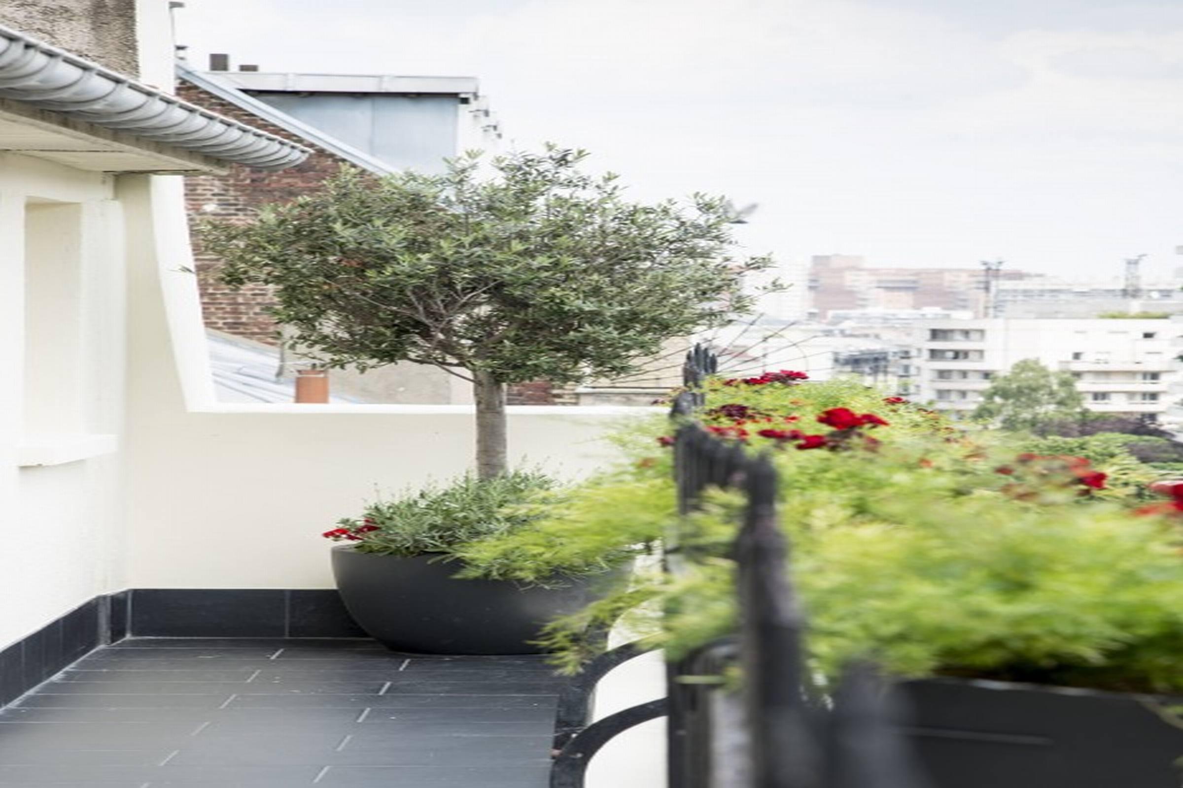 Hotel Biskui Levallois-Perret Exterior photo