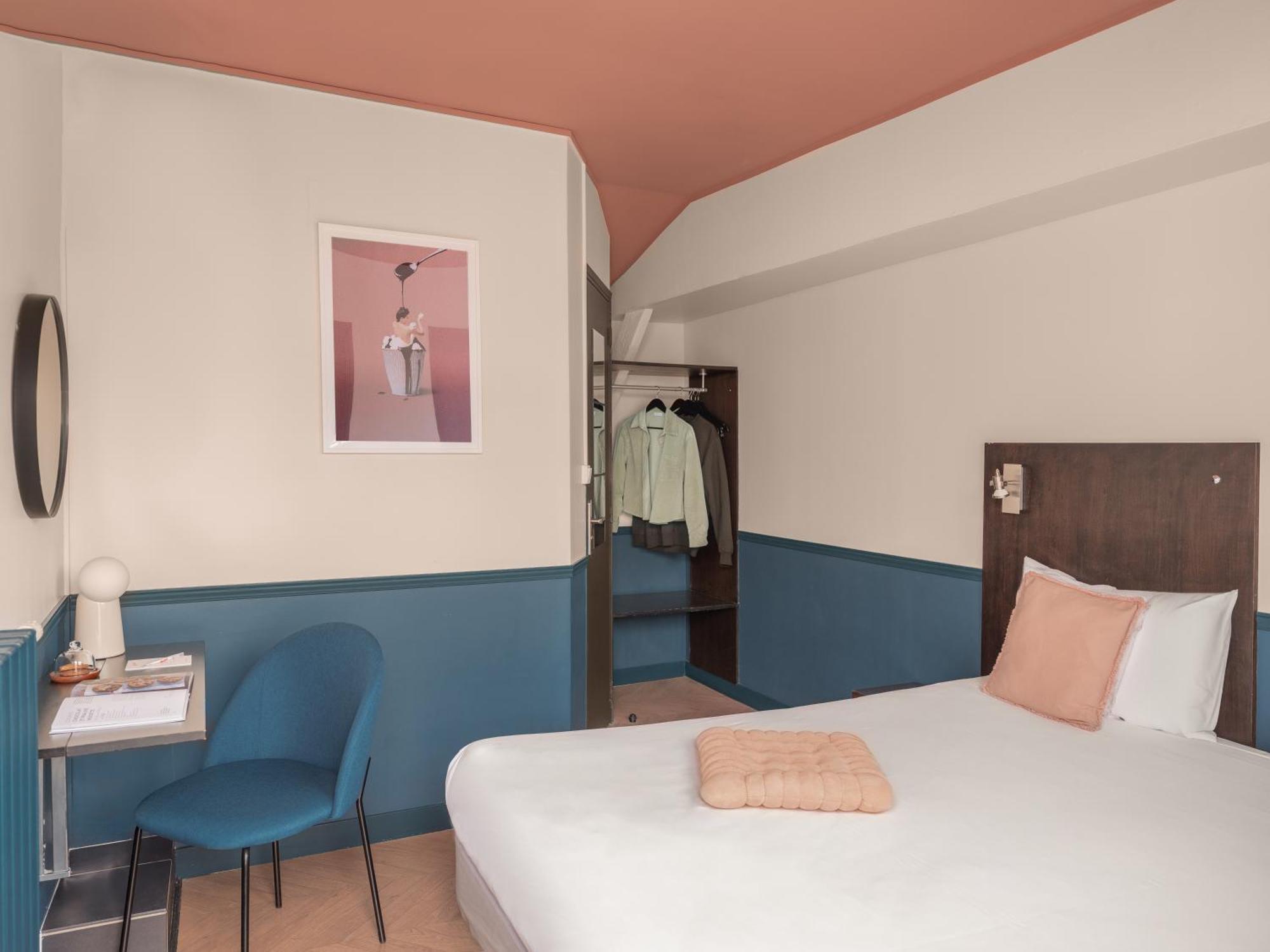 Hotel Biskui Levallois-Perret Exterior photo