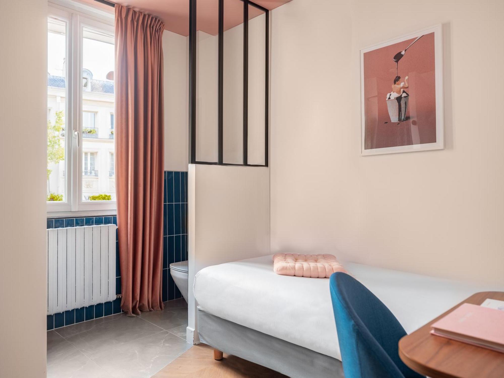 Hotel Biskui Levallois-Perret Exterior photo