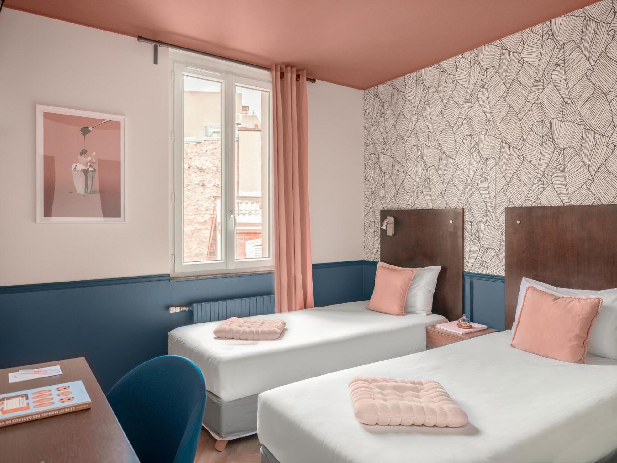 Hotel Biskui Levallois-Perret Exterior photo