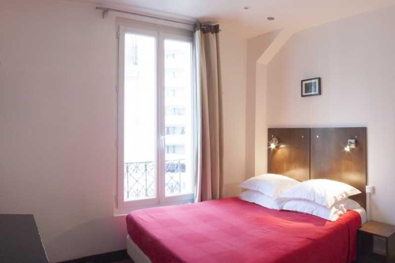 Hotel Biskui Levallois-Perret Exterior photo